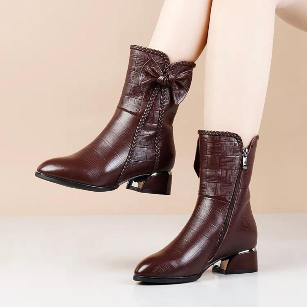 Bota Bella feminina de couro aveludada para o inverno